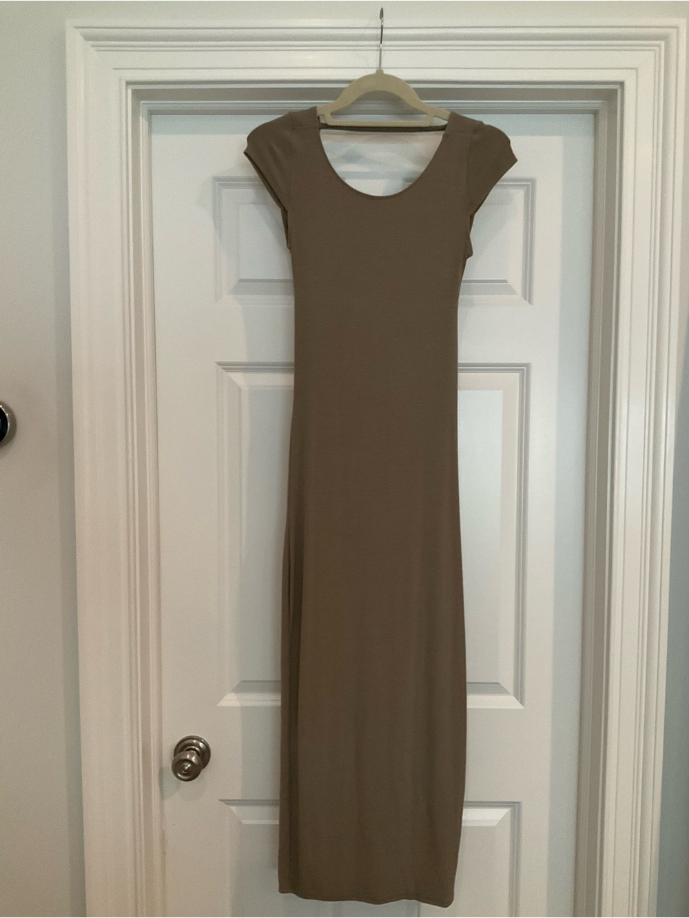 Slim Fit Taupe Cap-Sleeve Maxi Dress